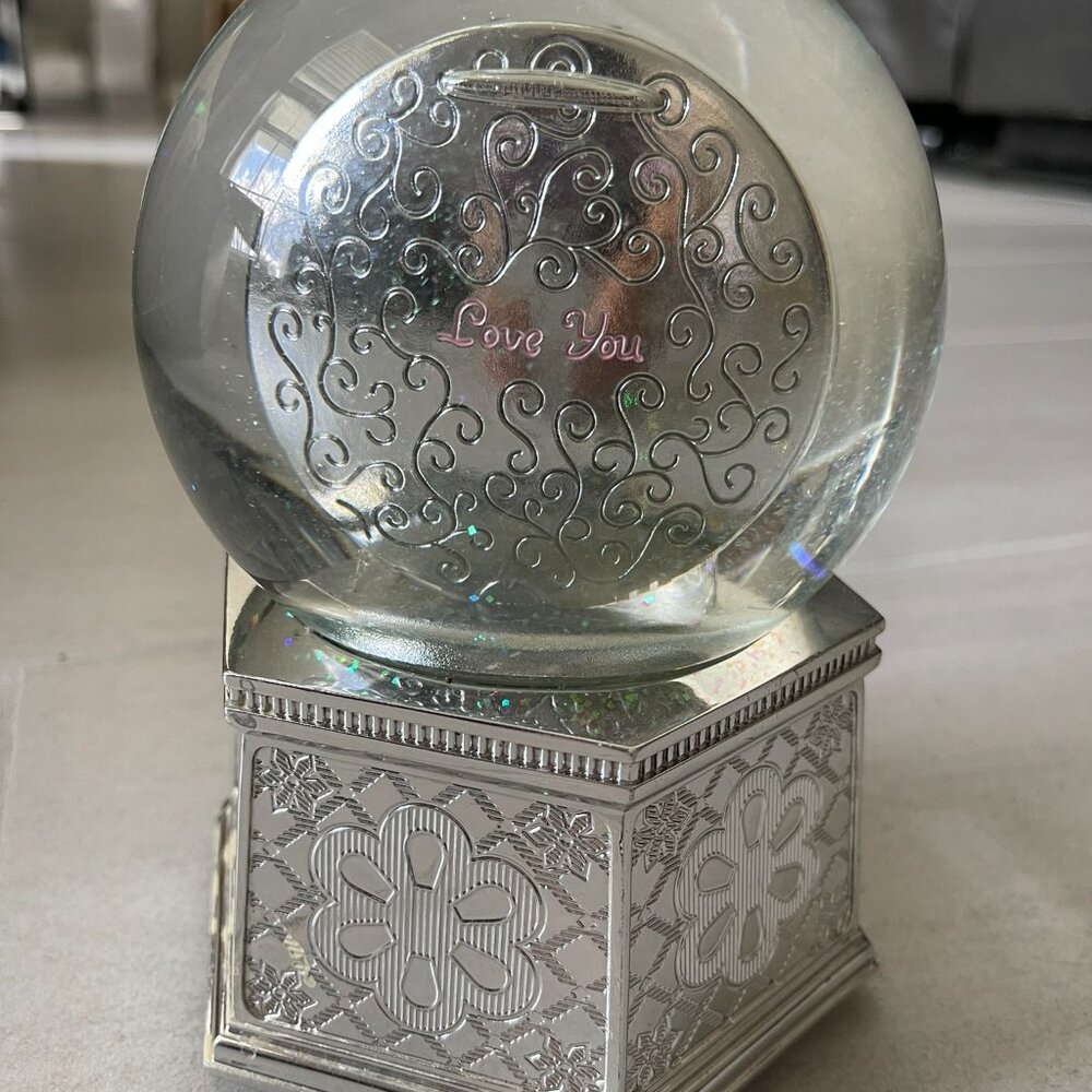 Crystal Ball Music Box - Picture 4 of 4